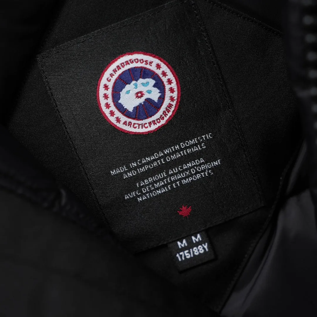 P720 CANADA GOOSE丨Canada Goose 01 Pilot Hooded Down Jacket Color: Black Size: XS-XXL